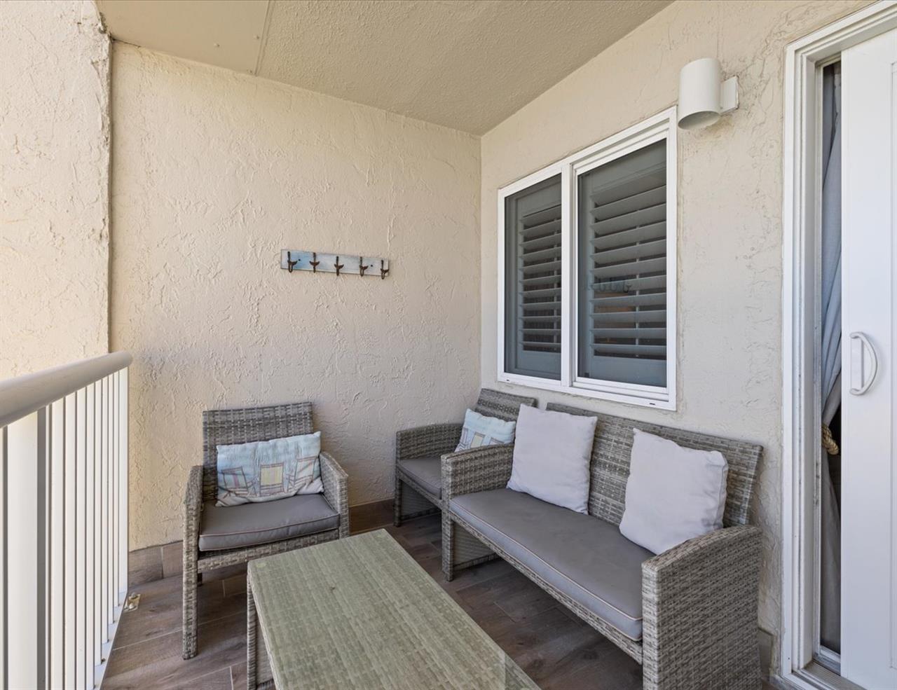 HSRC 404 Private Balcony