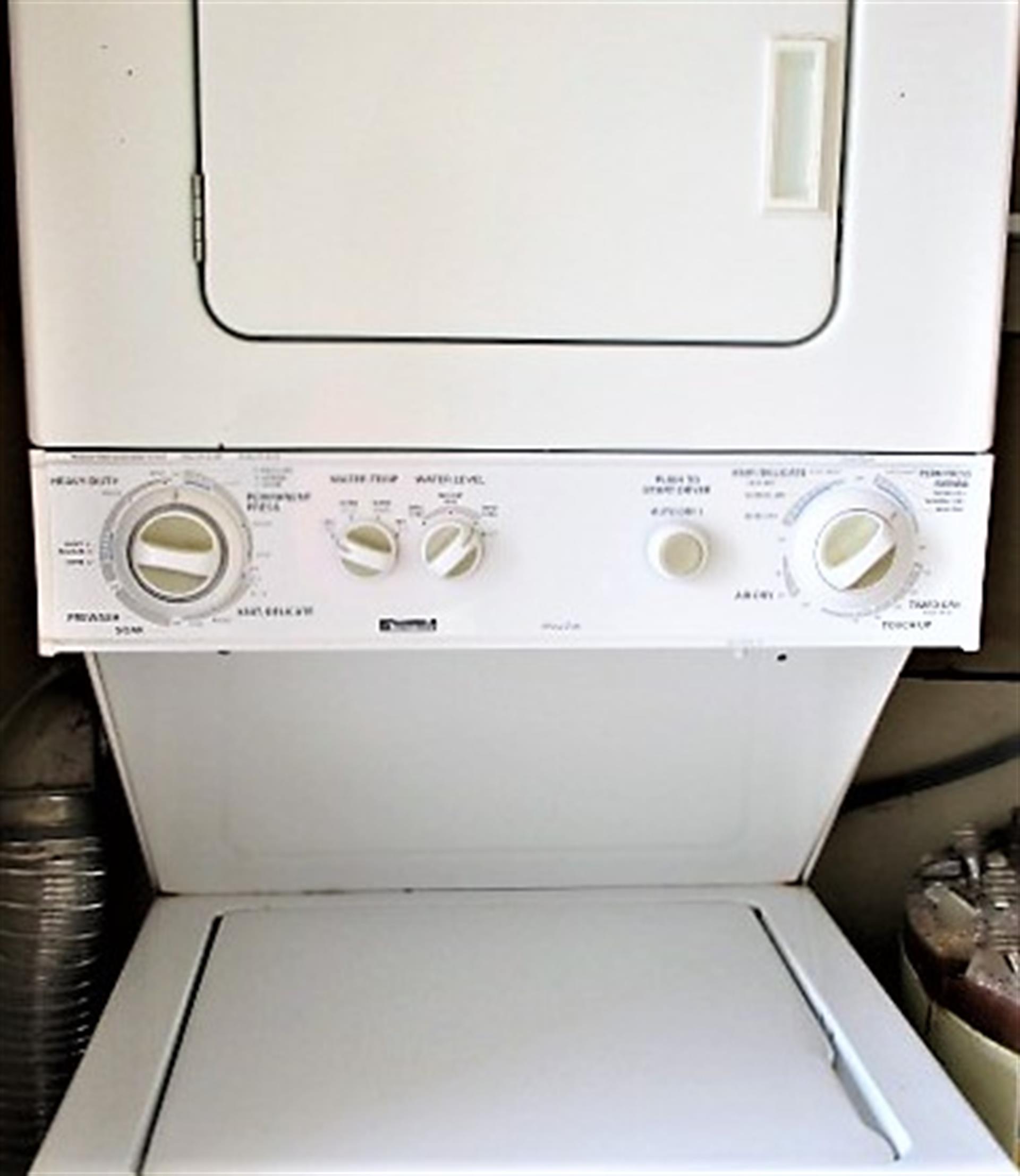 HSRC 318 Inunit Washer  Dryer
