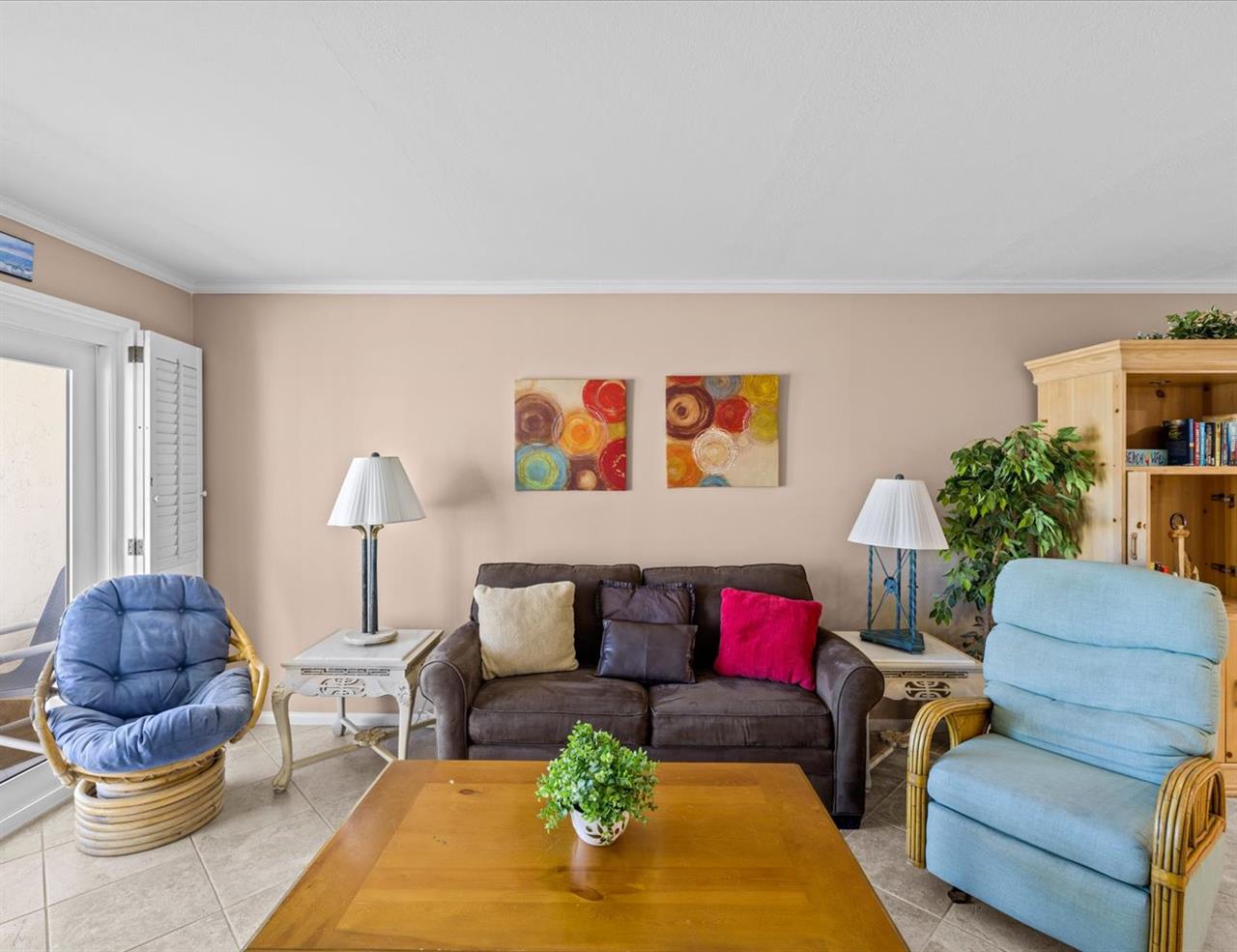 HSRC 609 Living Area