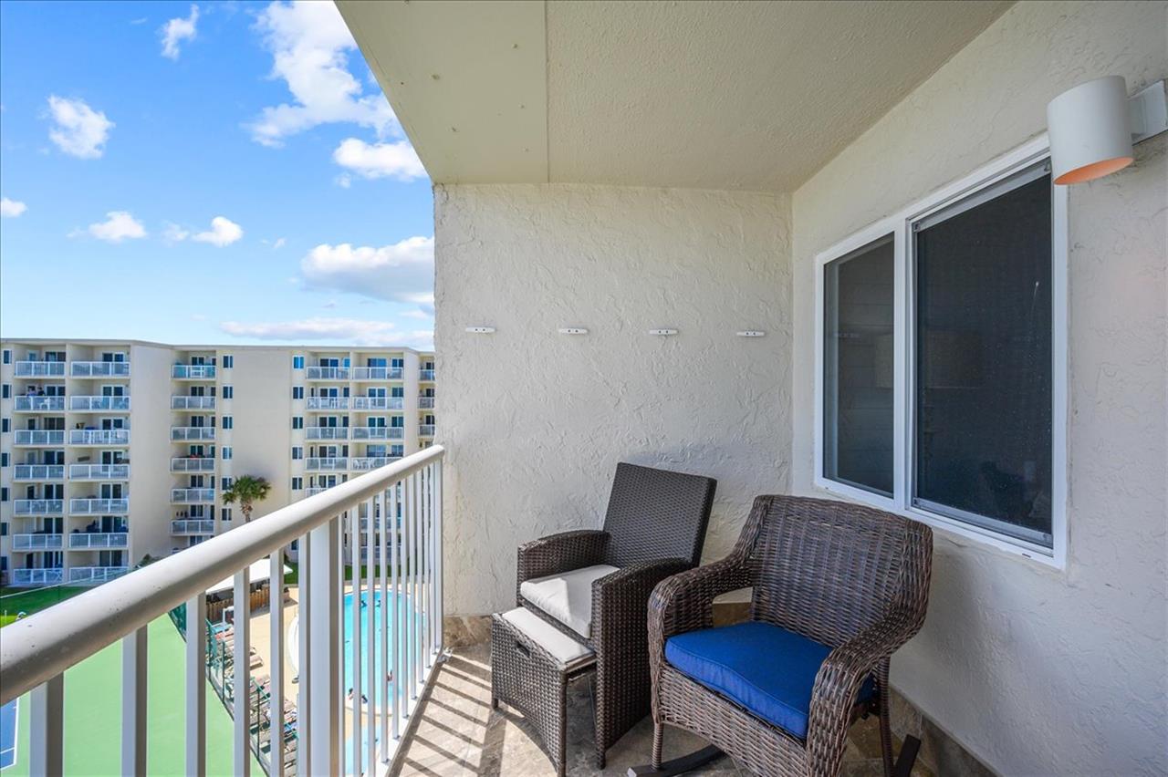 HSRC 620 Private Balcony