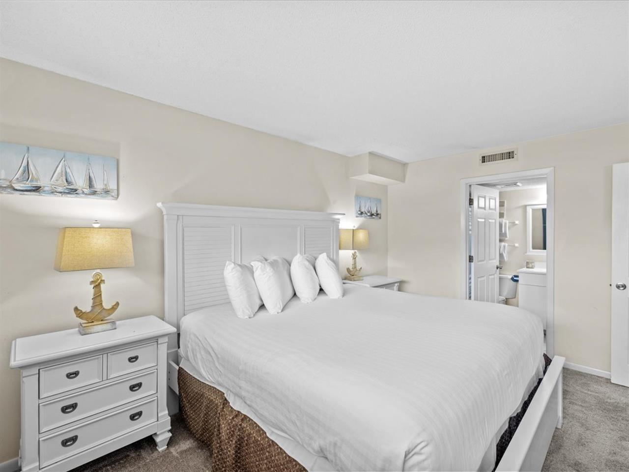 HSRC 106 Bedroom with King Bed  Ensuite Bathroom