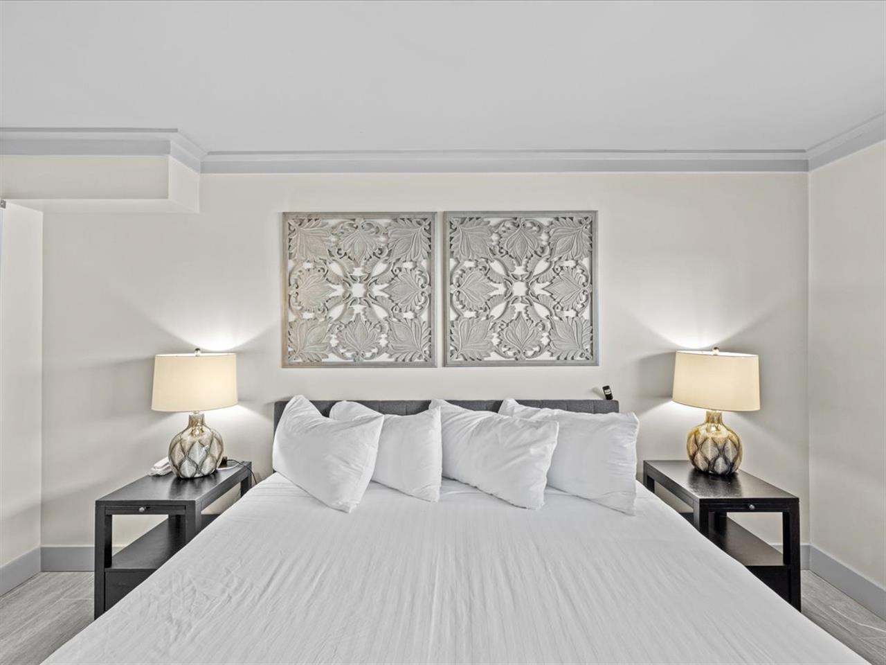 HSRC 120 Bedroom with King Bed