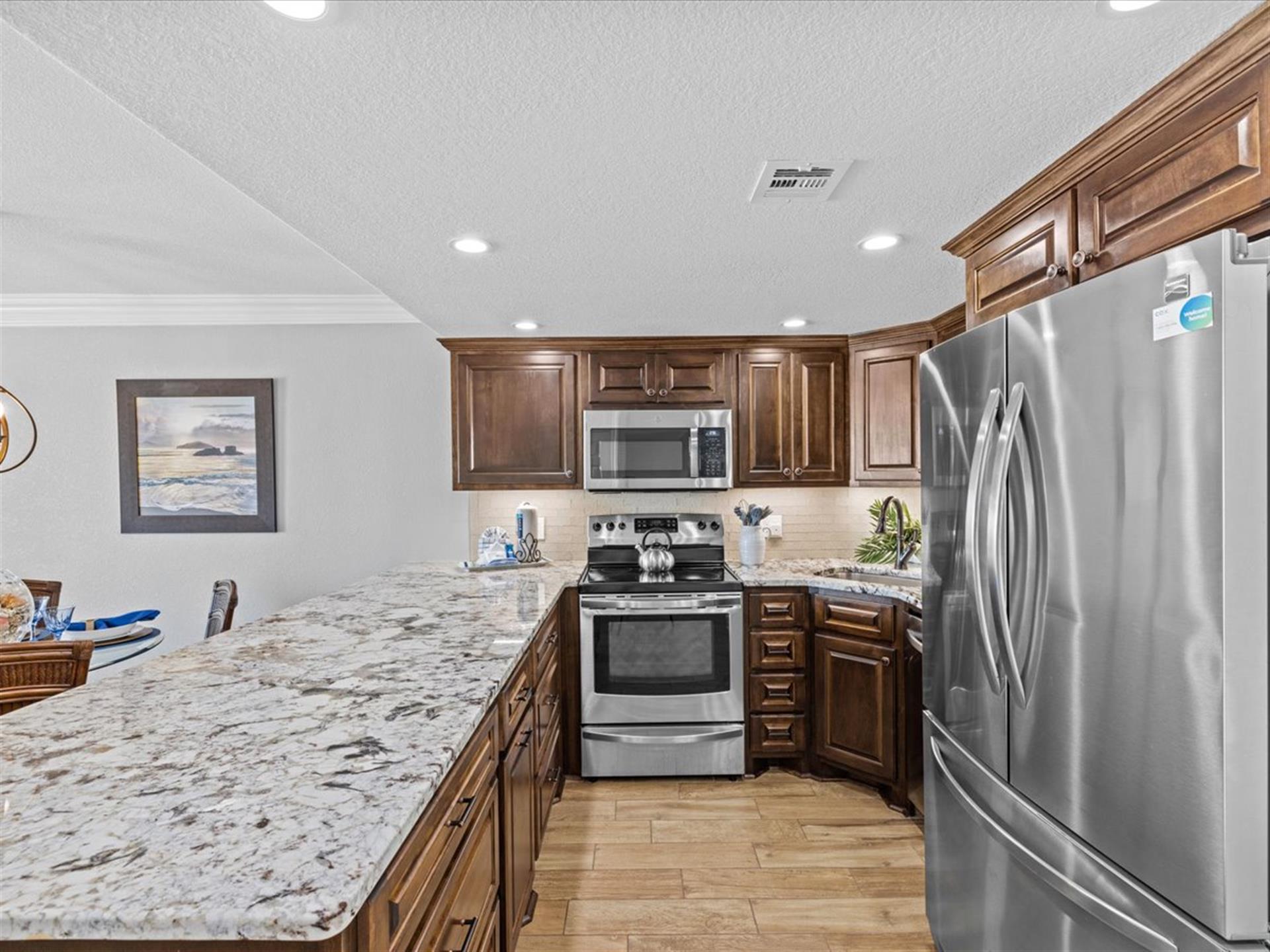 HSRC 522 Kitchen With Stainless Steel Appliances