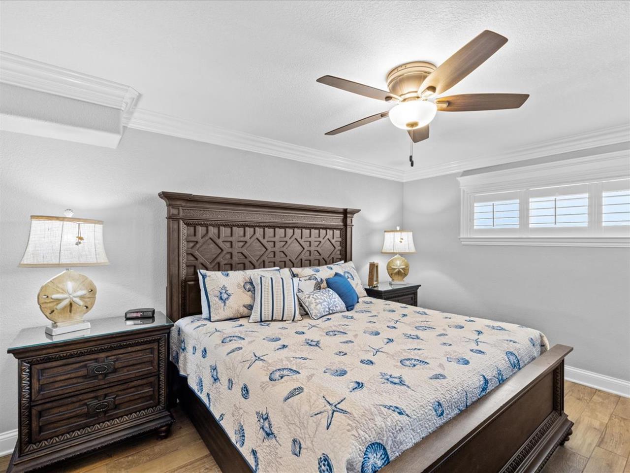 HSRC 522 Bedroom With King Bed