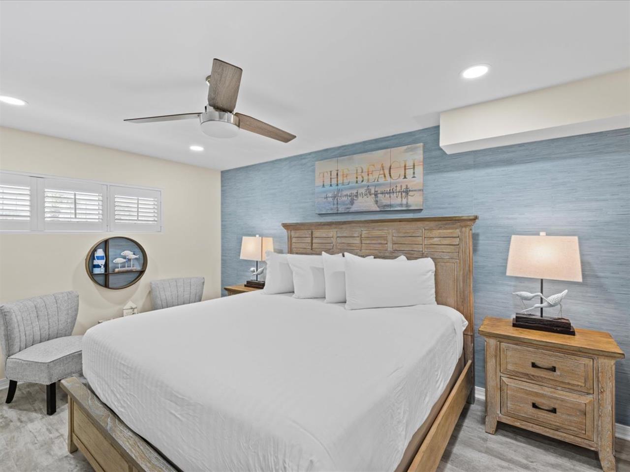 HSRC 103 Bedroom With King Bed