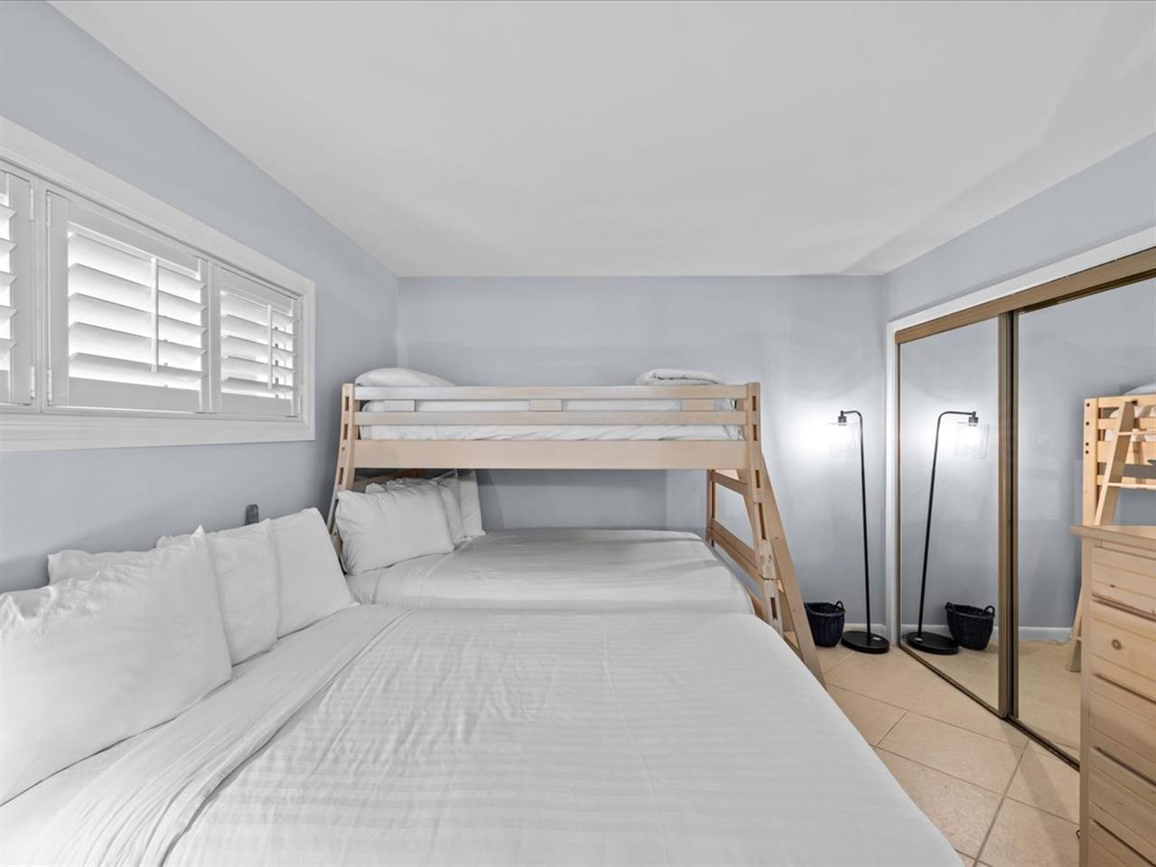 HSRC 102 Second Bedroom T Bunk Bed And Full Size Bed