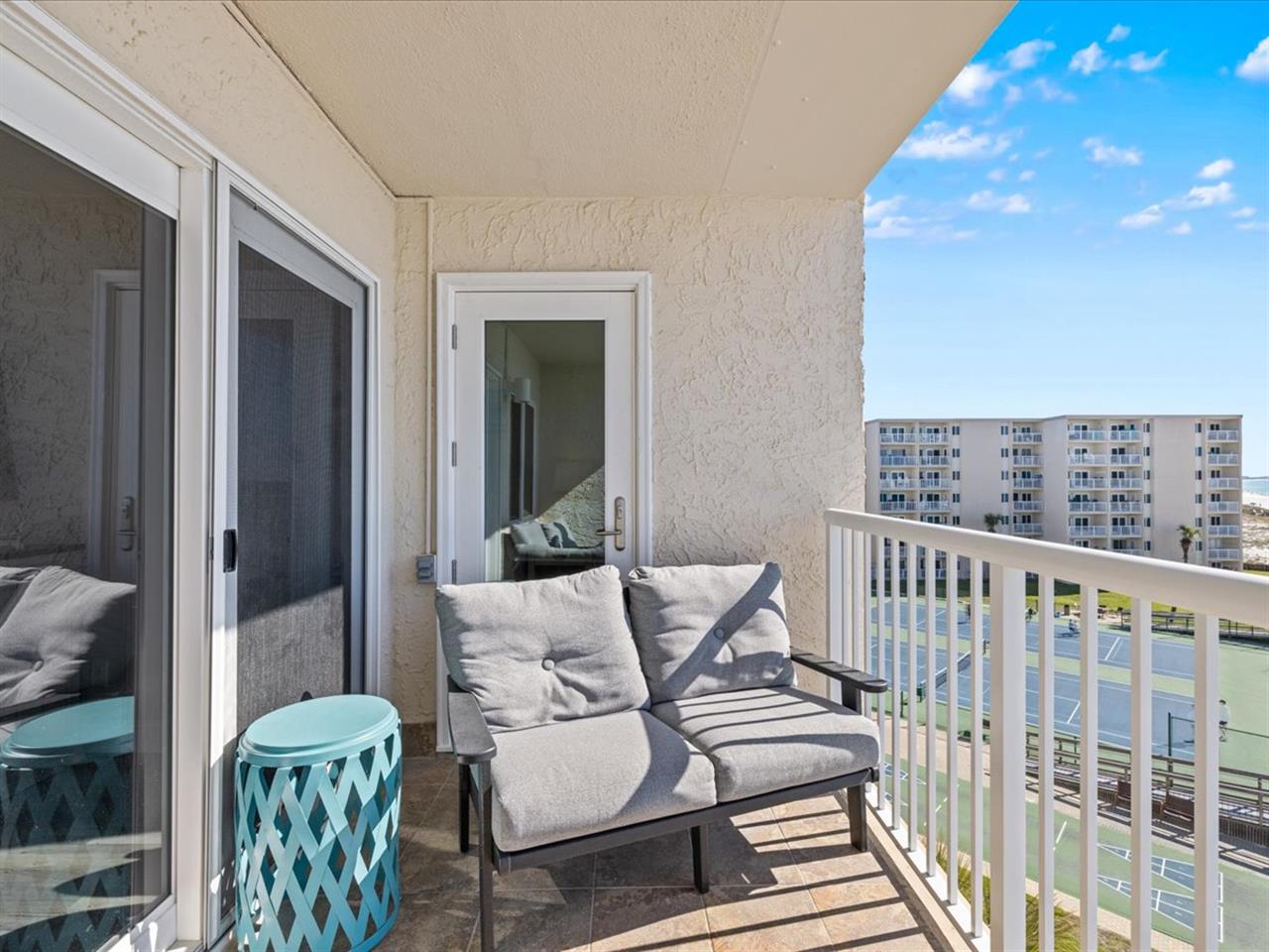 HSRC 501 Private Balcony
