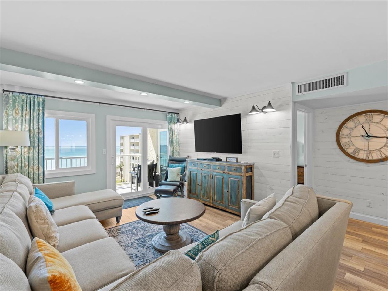 HSRC 618 Living Area With Gulf View