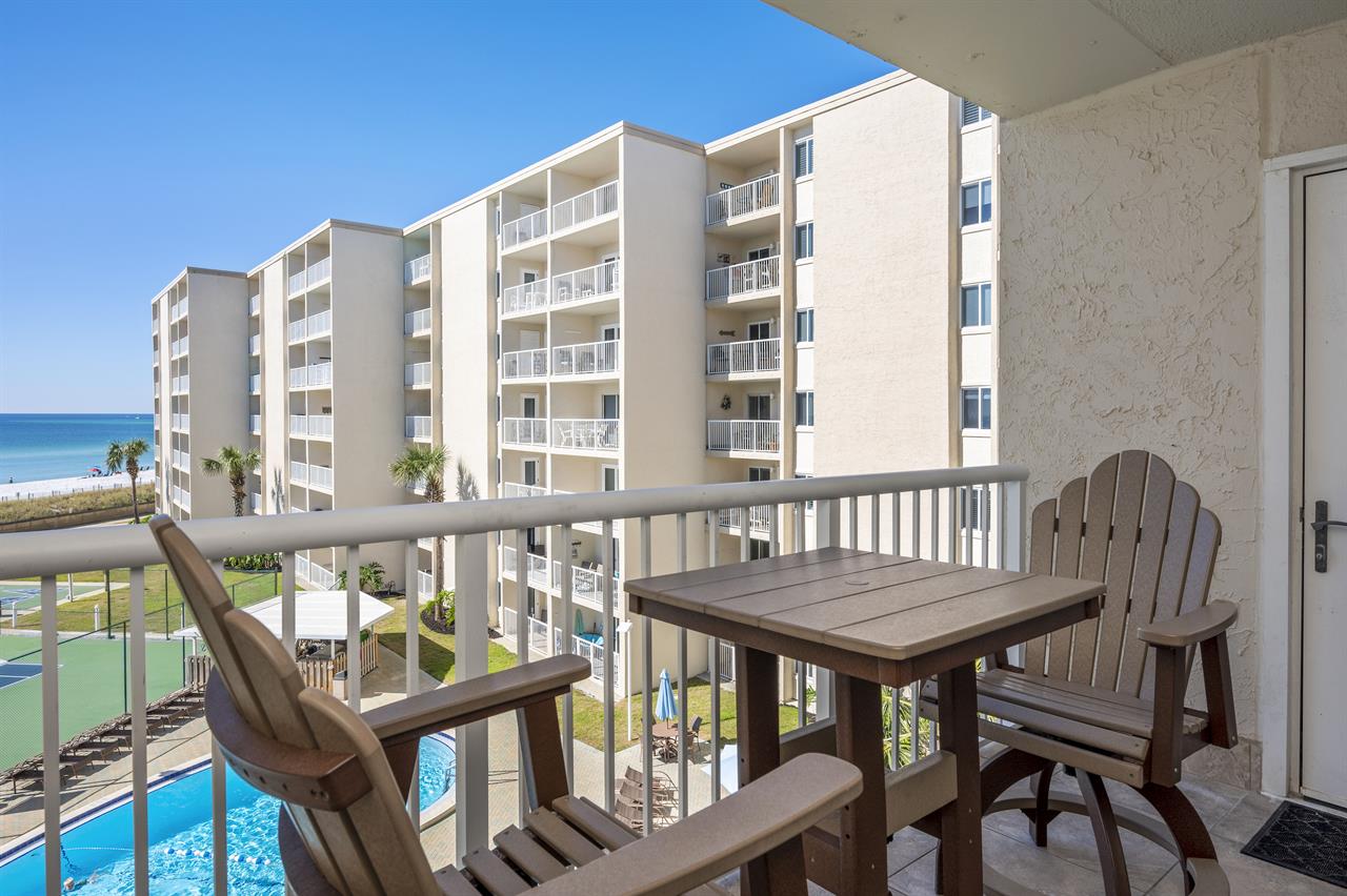 HSRC 415 Private Balcony