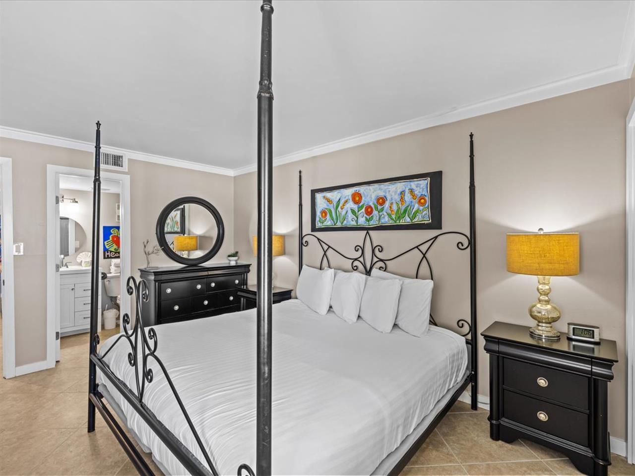 HSRC Master Bedroom with King Bed  EnSuite Bathroom