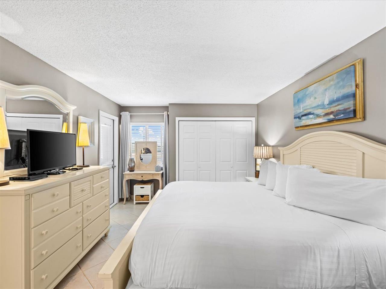 HSRC 116 Master Bedroom With King Bed