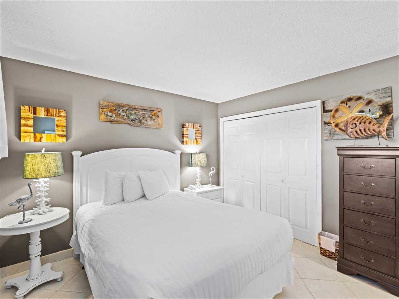 HSRC 116 Guest Bedroom with Queen Bed