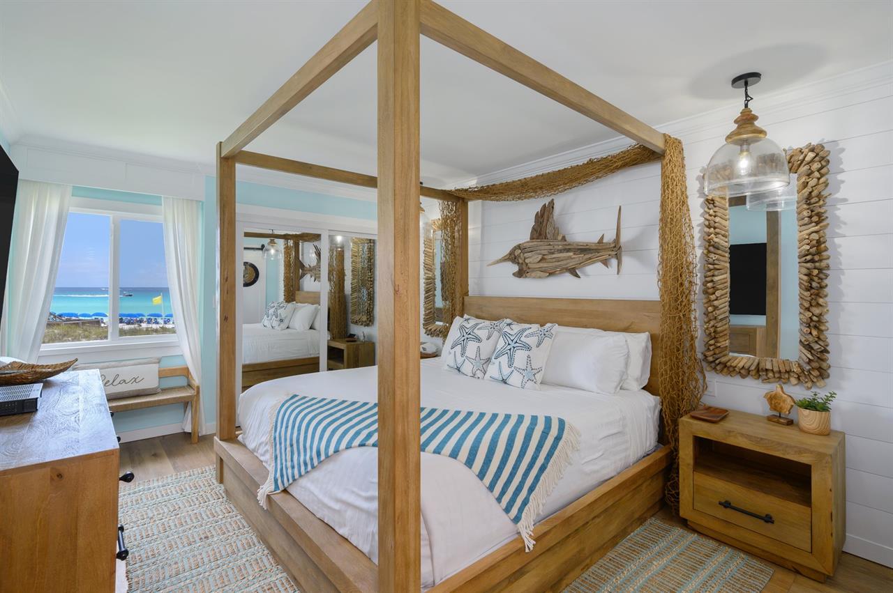 HSRC 202 Master Bedroom With King Bed And Gulf View