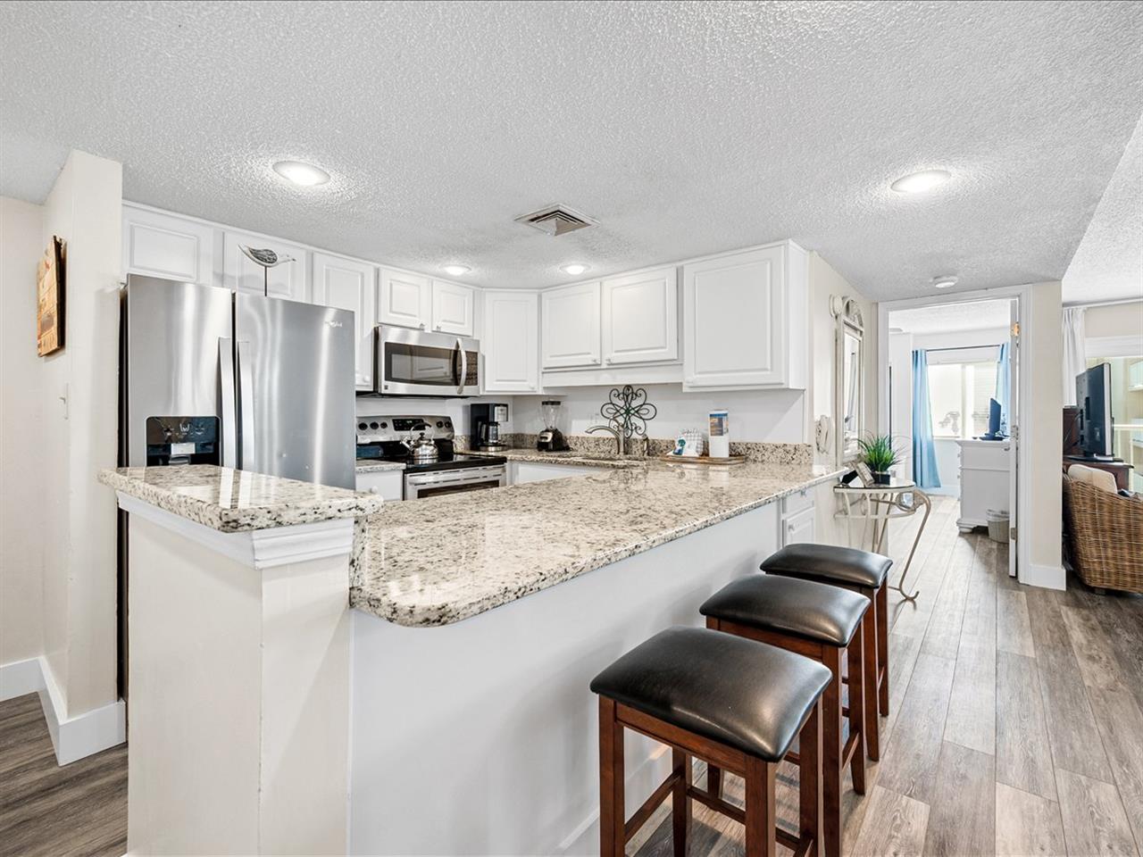 HSRC 314 Breakfast Bar Kitchen