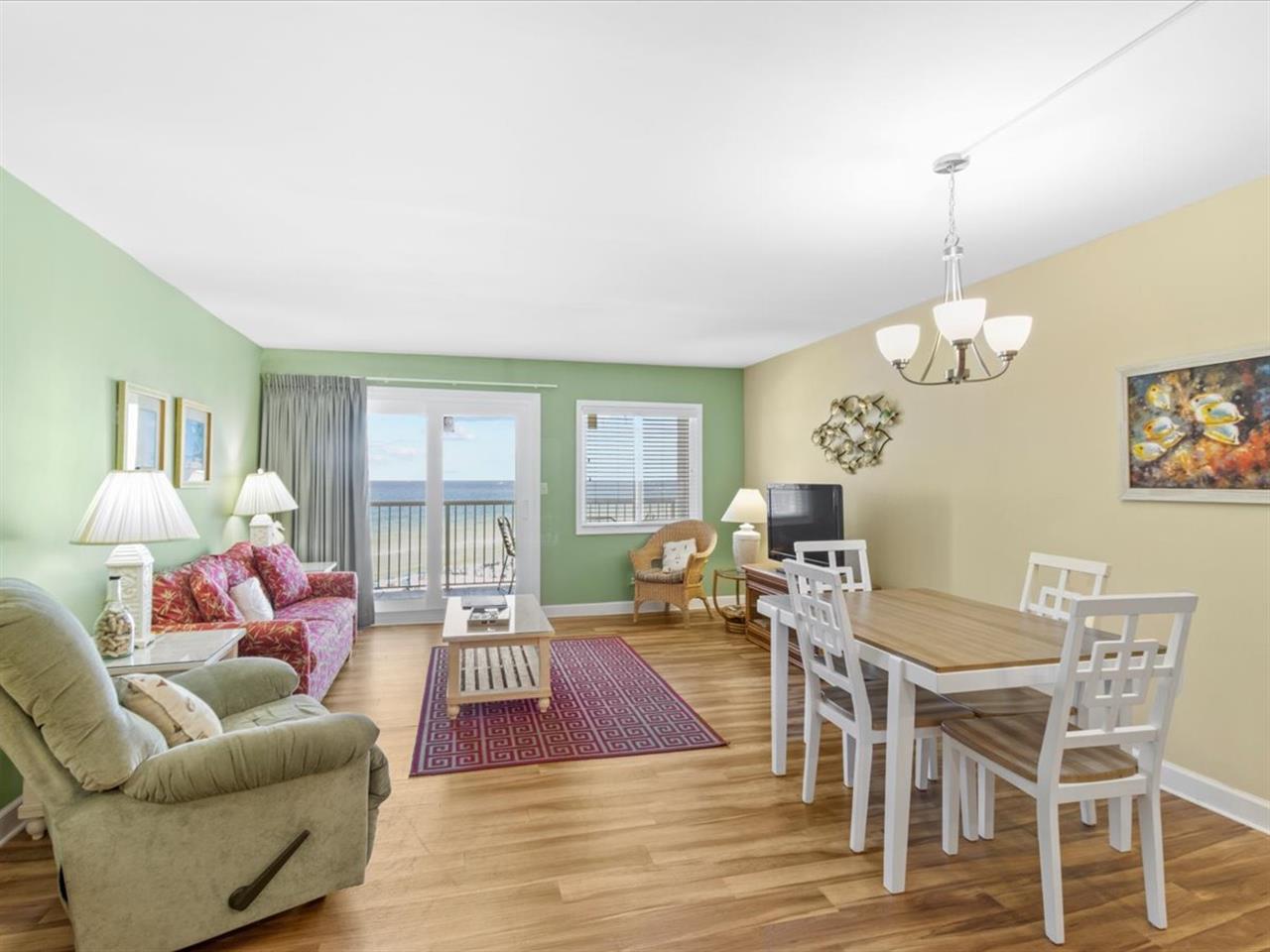 HSRC 719 Living AreaDining Area