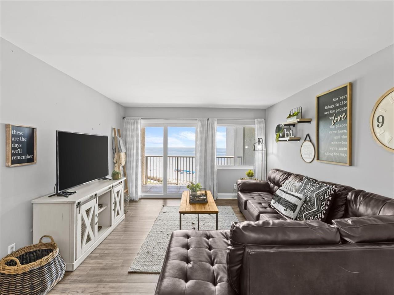 HSRC 607 Living Area With Gulf View