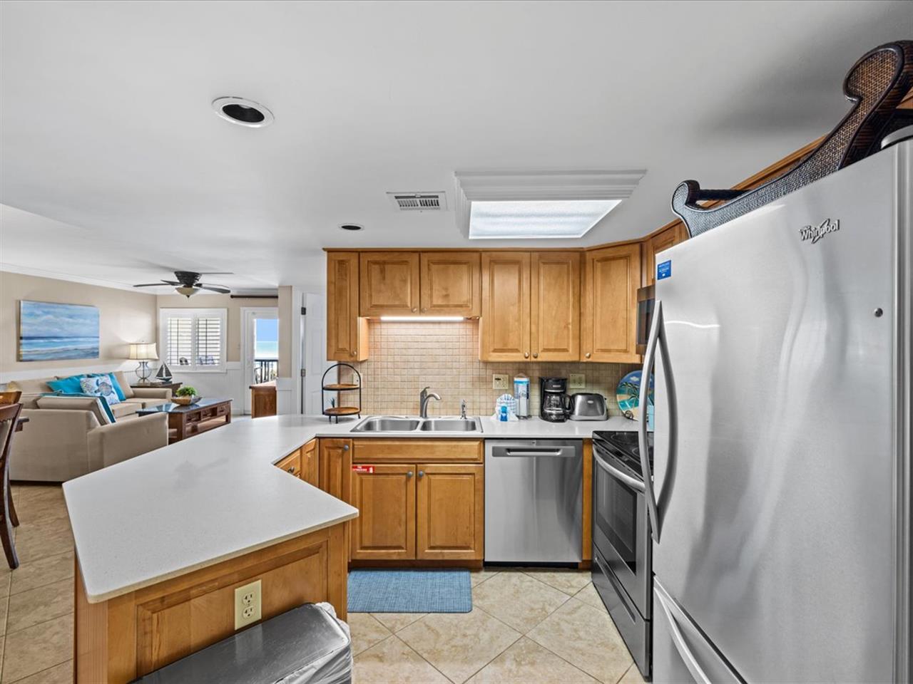 HSRC 405 Kitchen With Stainless Steel Appliances