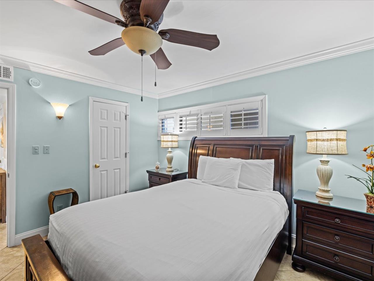 HSRC 405 Second Bedroom With Queen Bed