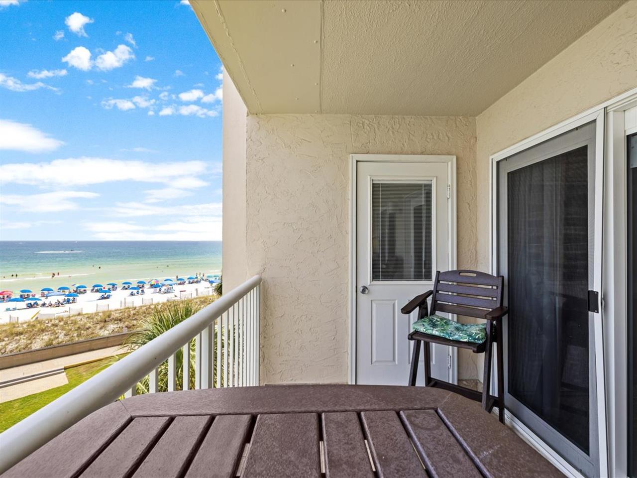 HSRC 405 Private Balcony