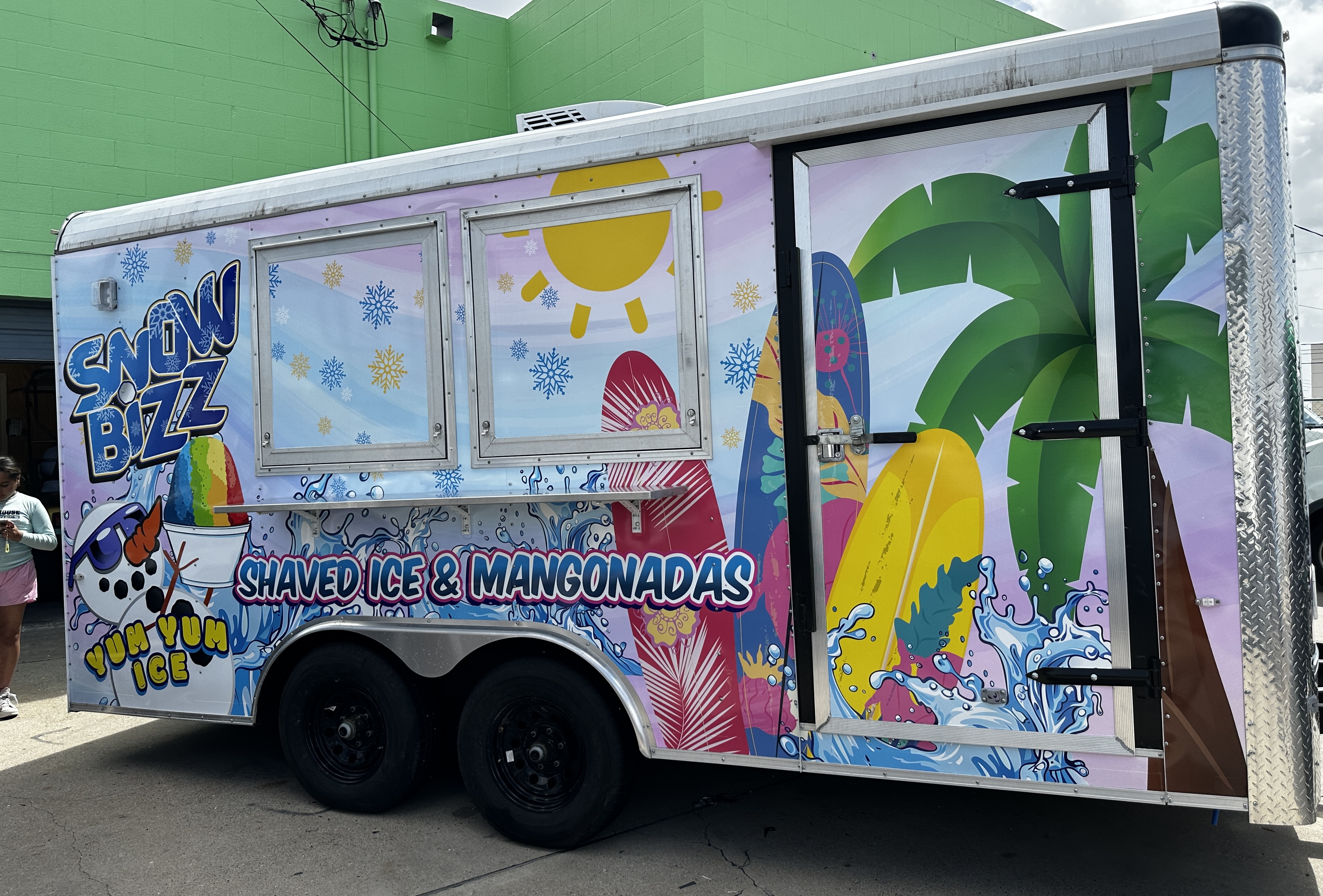 food trucks at cinnamon shore
