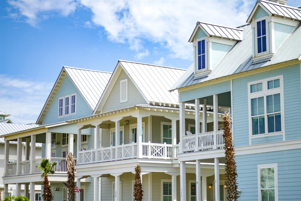 The Colors of Cinnamon Shore