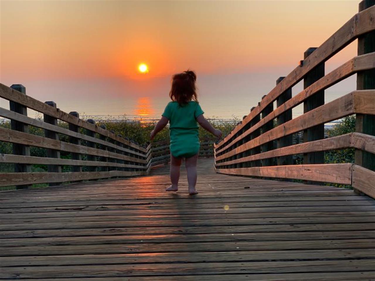 72902 Traditin Of Sunrise Crossover Walk B