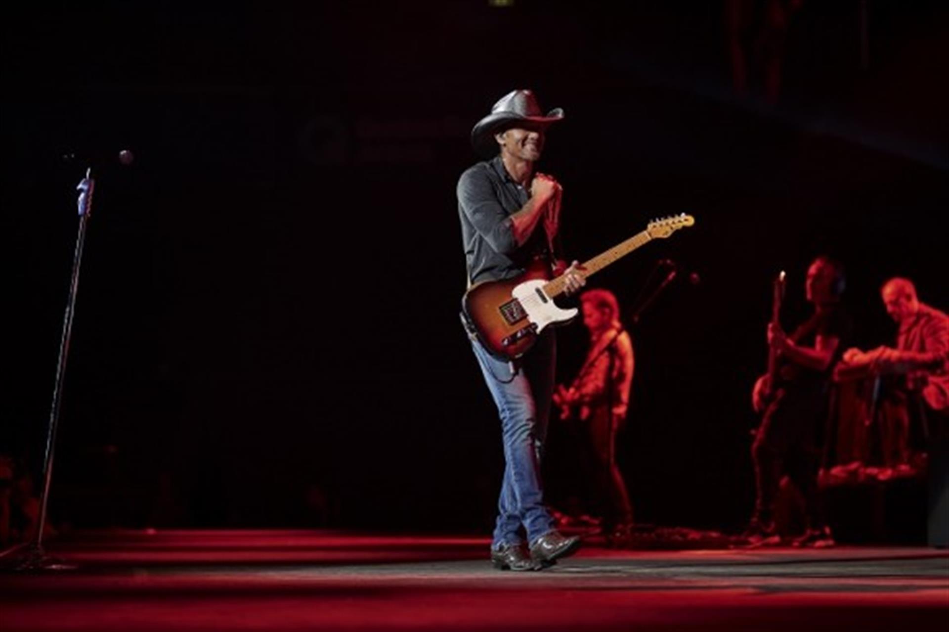 Tim McGraw Announces McGraw Tour 2022 with Russell Dickerson