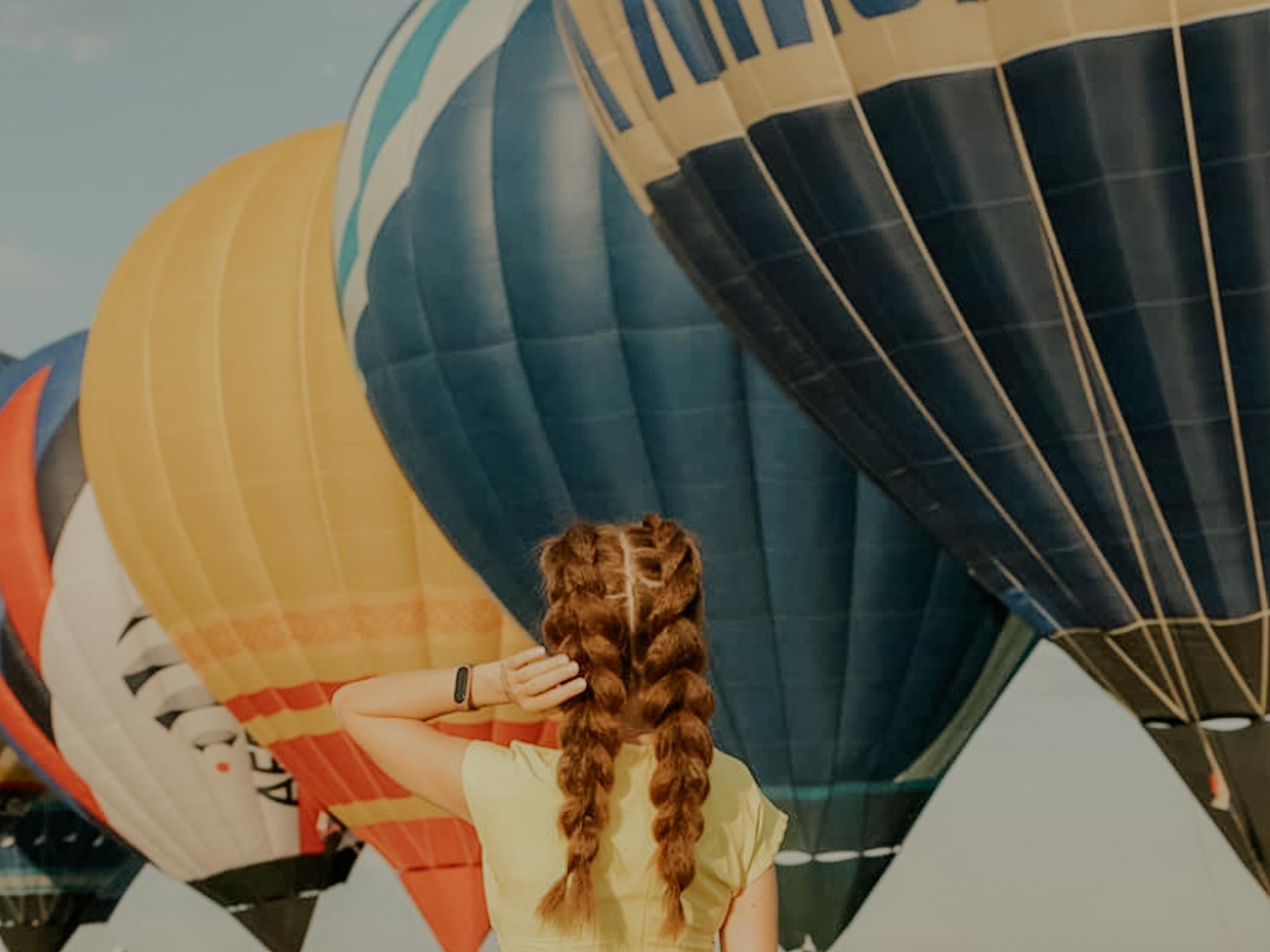 taking off hot air balloon