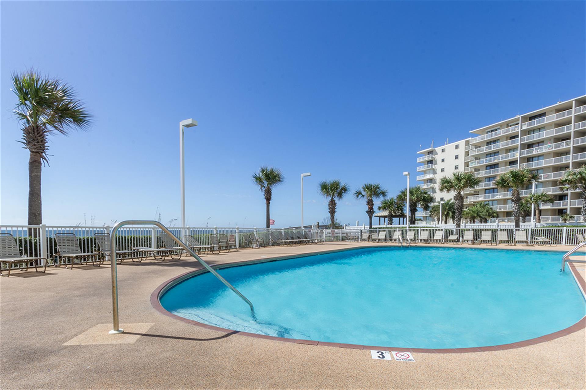 tradewinds-condo-rentals-liquid-life-vacation-rentals