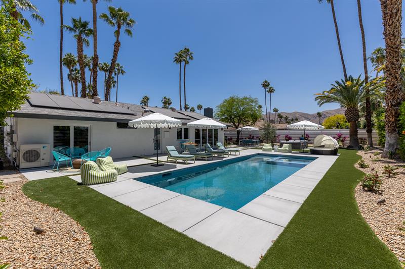 Palm Springs Vacation Rentals | Acme House Company