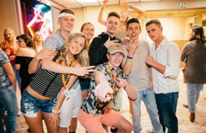 106813 Vipcard354x228 M