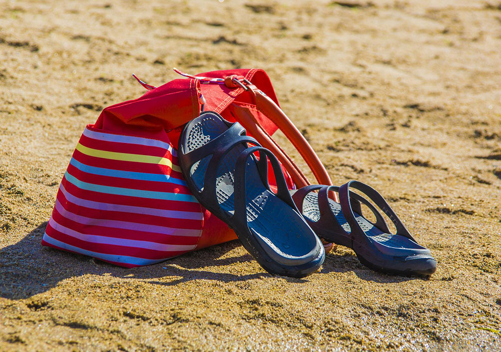 beach bag with sandals