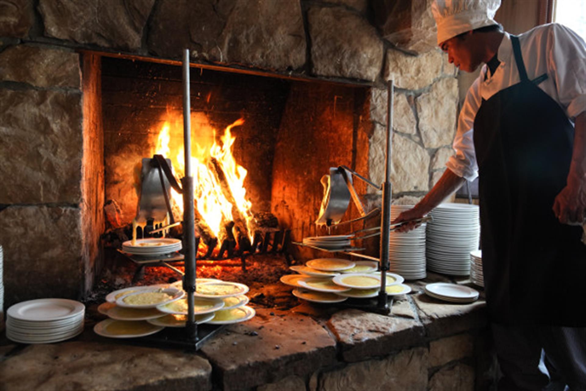 278 Deer Valley Resort Winter_Fireside Dining_600px