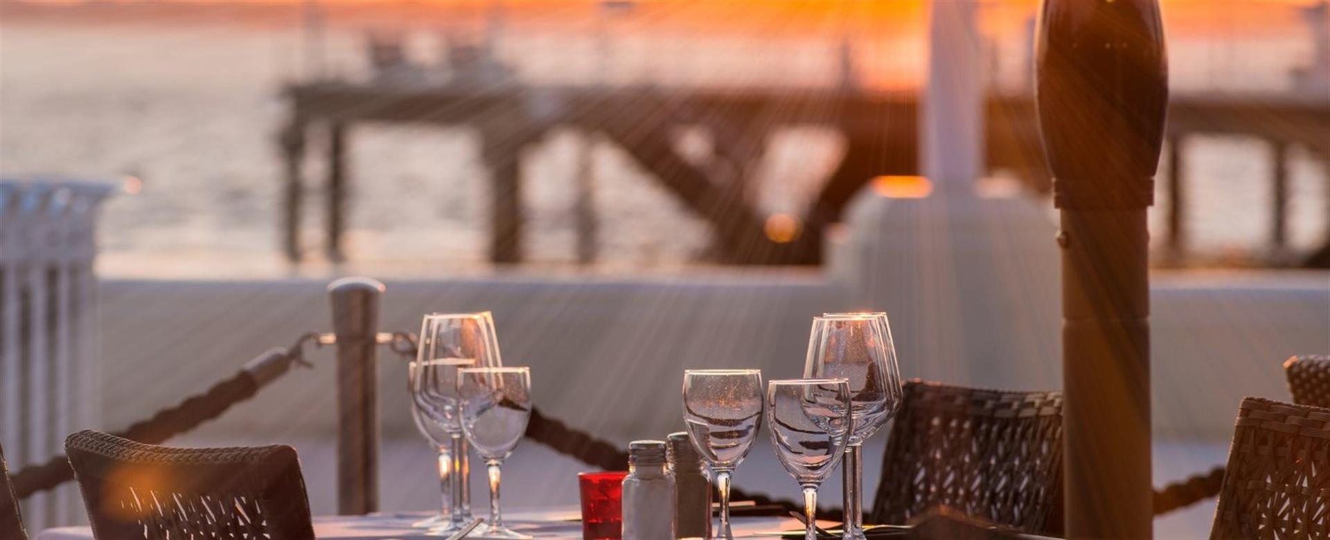 sunsetwaterfrontdining1500x609