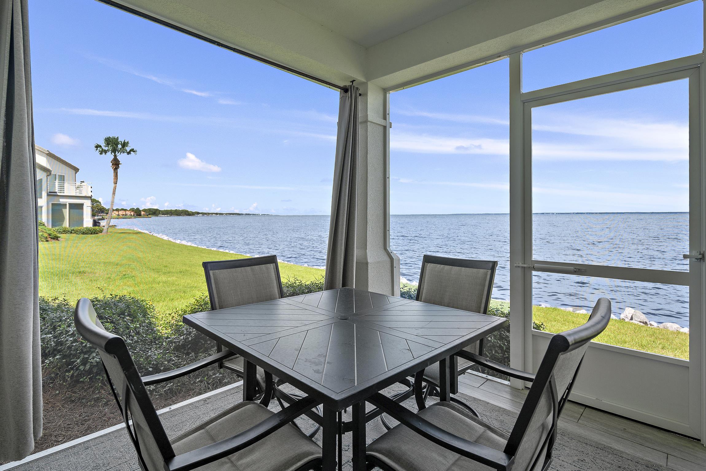 972 Northshore Drive - Bay Daze