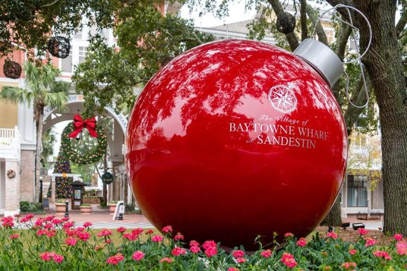 9884 Christmas Baytowne Wharf 2025 M