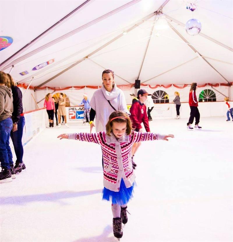 9896 Baytowne Wharf Ice Skating M