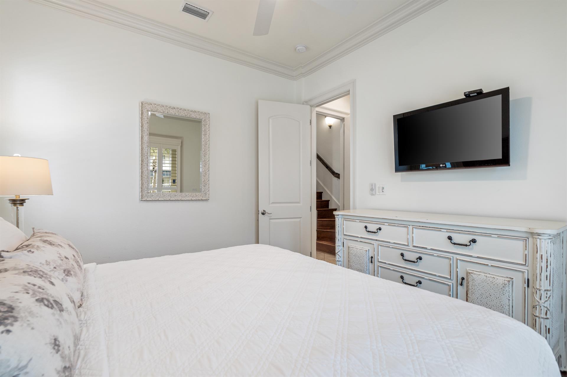 2nd Floor King Bedroom