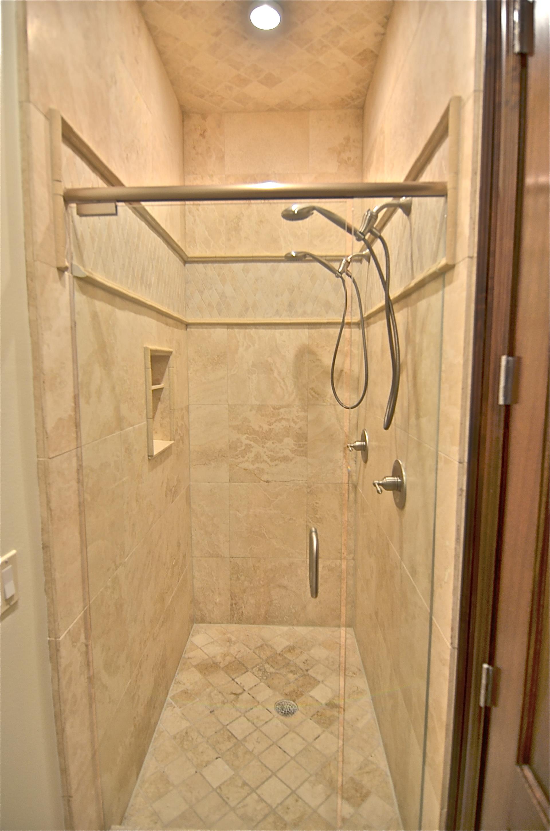 Master Bathroom Walk In Shower