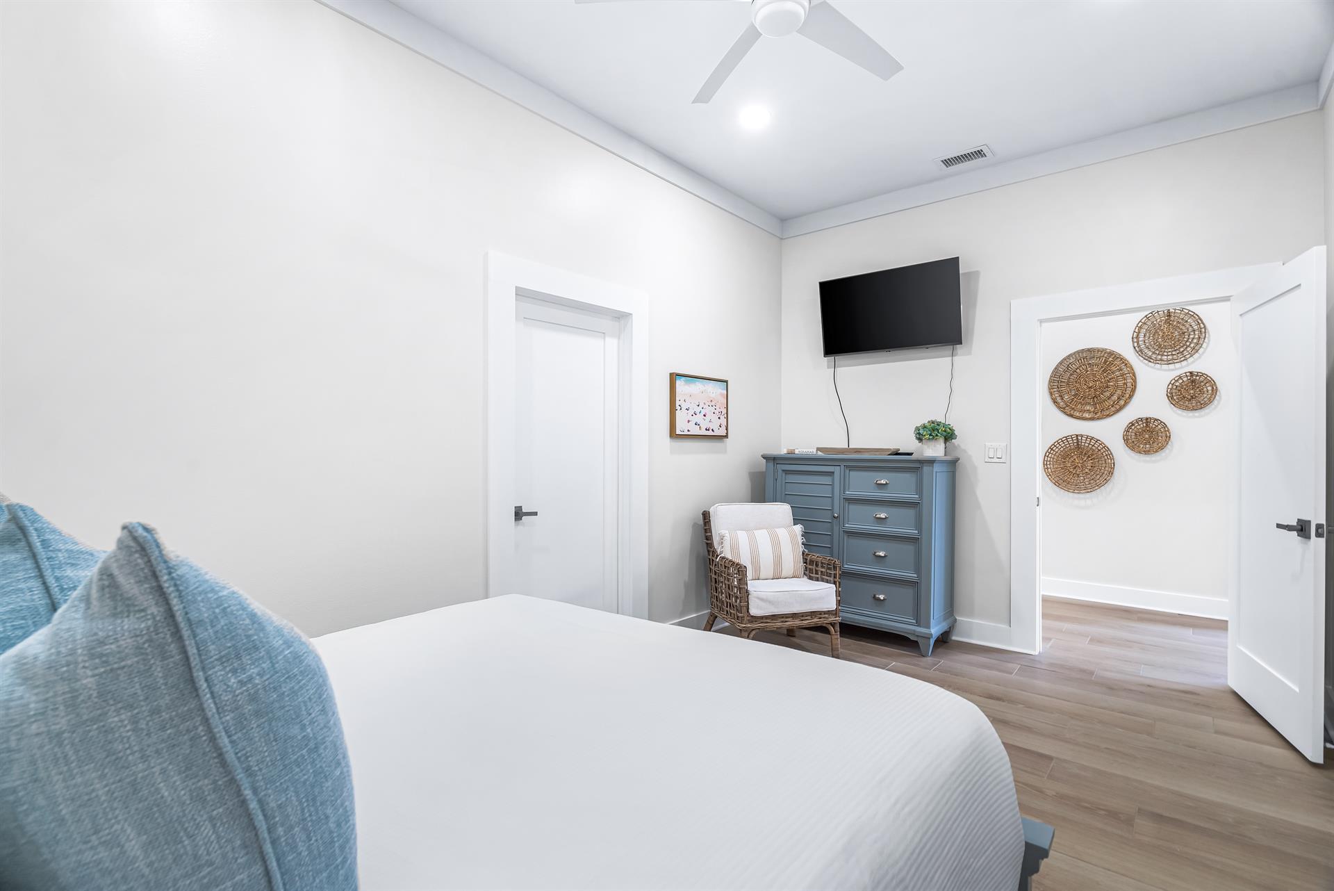 Queen Bedroom with Ensuite Bath with A 42 Smart TV and Cable.