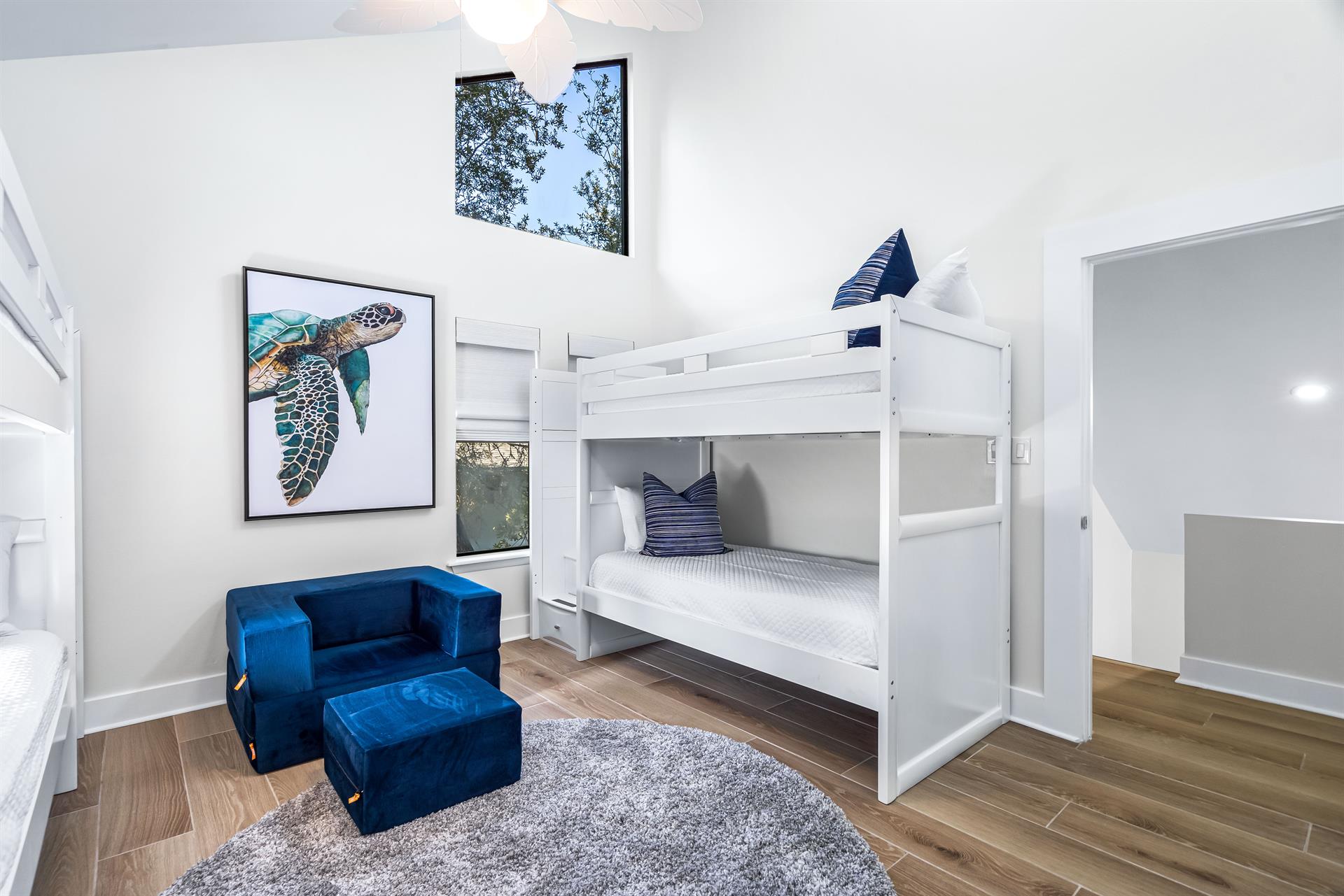 Bunkroom 4 Twins with Private Bathroom