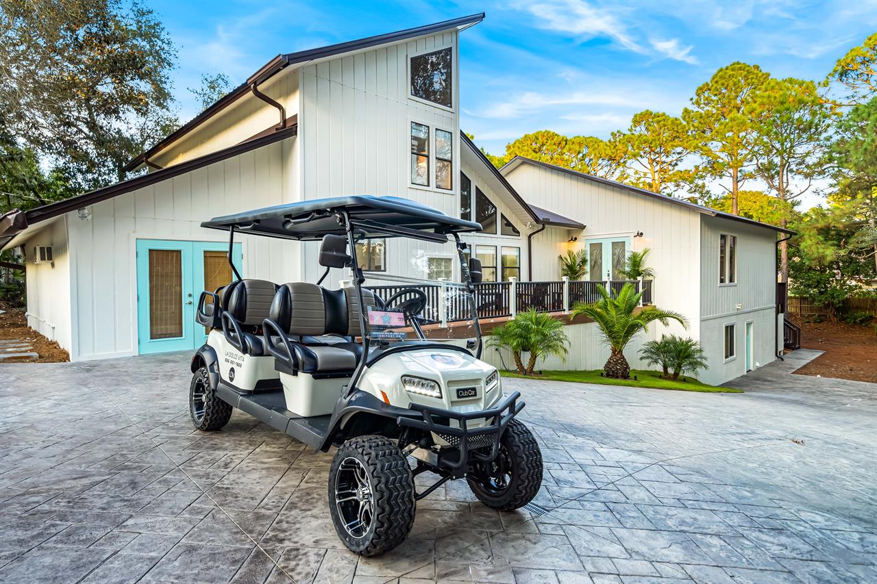 6 Seater Golf Cart Seasonally Included