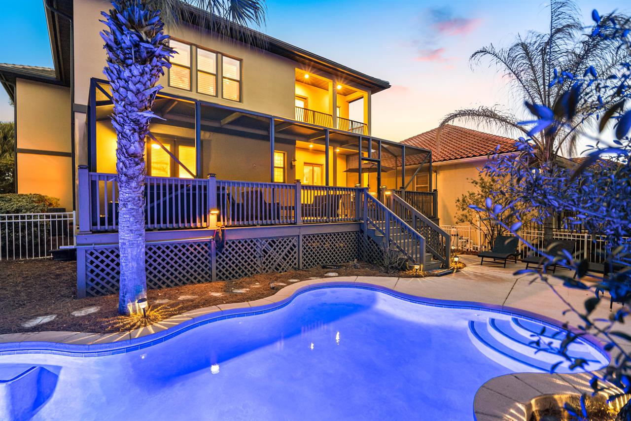 Large Private Pool Fenced In