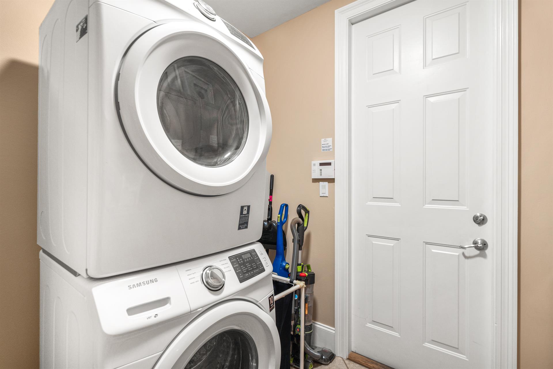Full Size Washer and Dryer with Plenty of Laundry Supplies