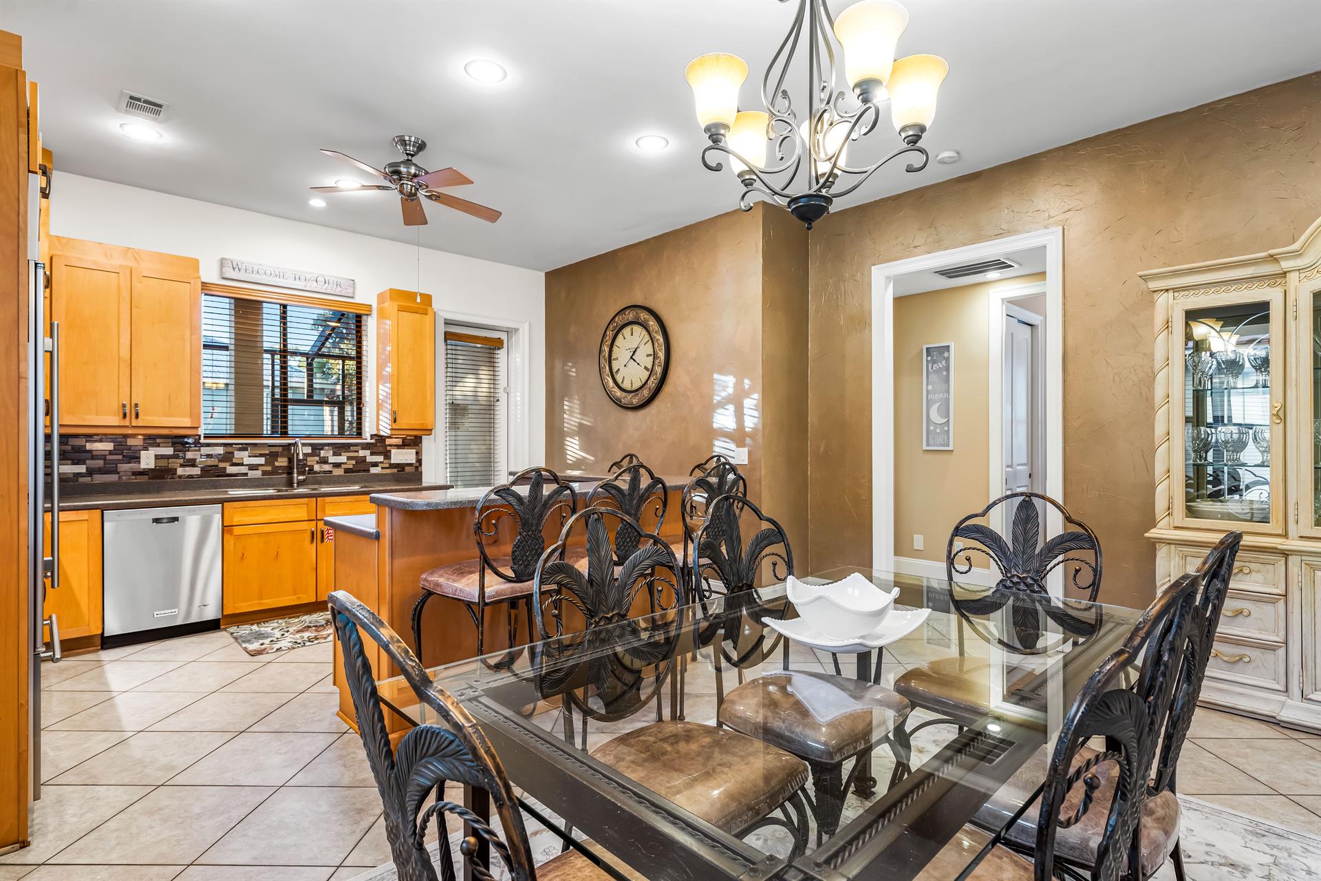 Kitchen and Dining Room Table for 6