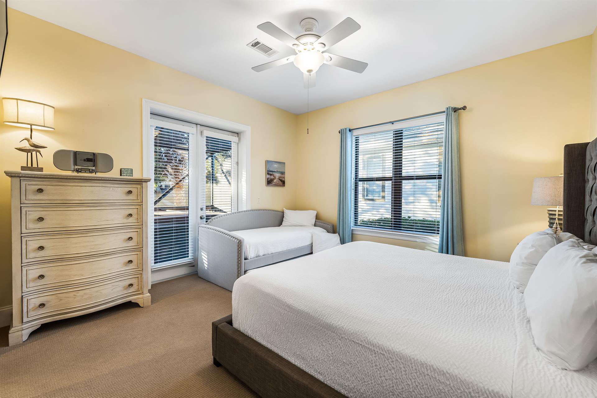 First floor King bed with twin and trundle twin, Private Bath