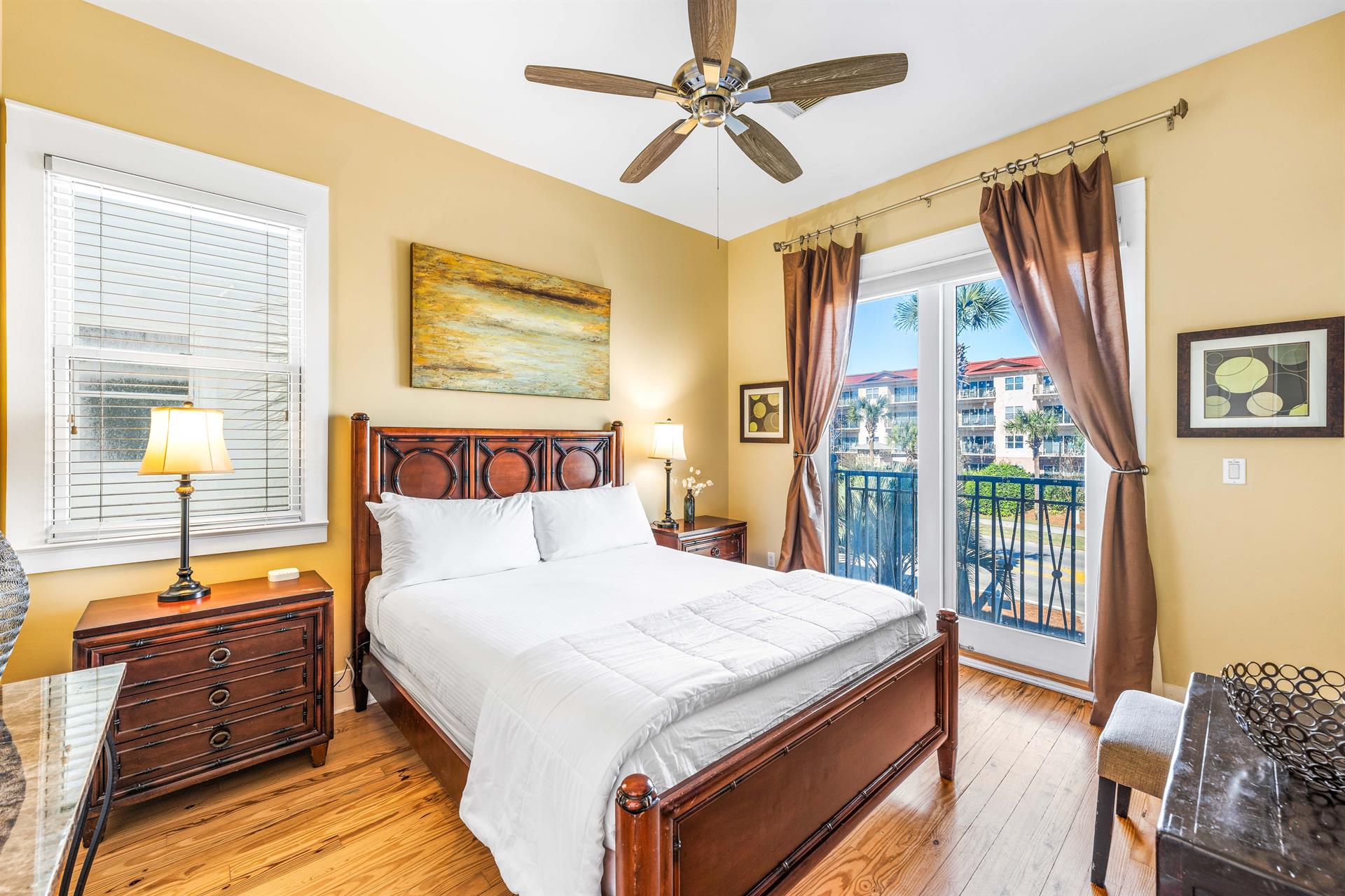 2nd Floor Queen Bedroom