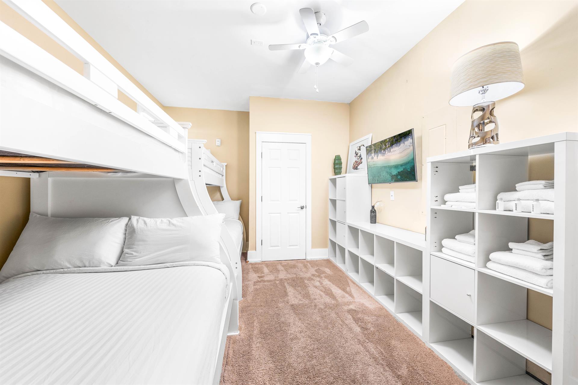 1st Floor Bunkroom with 2 Twin Beds and 2 Full Beds