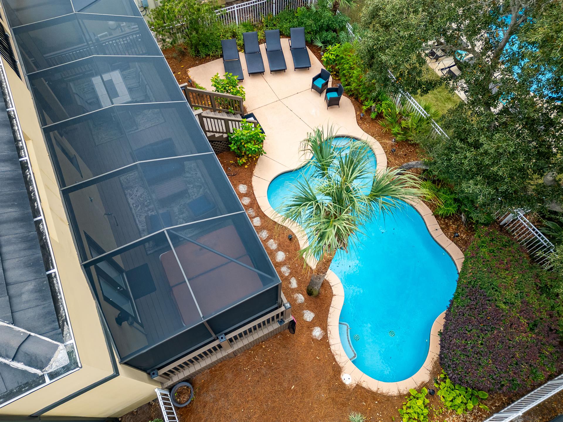 Large Private Pool Fenced In