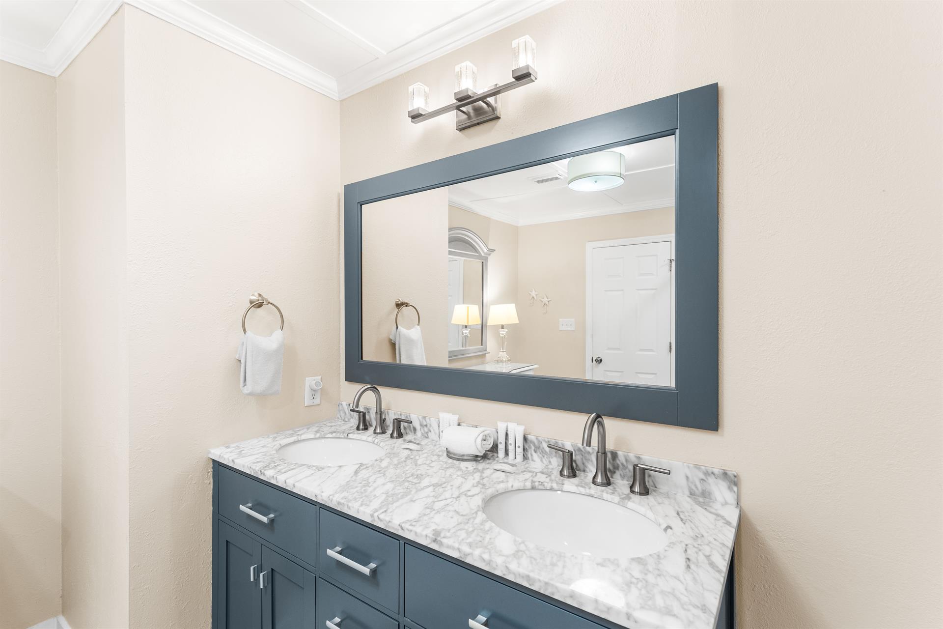 Double sinks, double the fun— get ready together in style